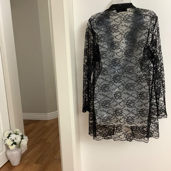 Vintage Feminine Black Lace Topper cardigan  Medium - Picture 2 of 10